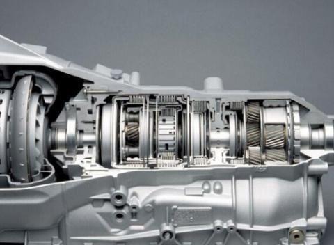 修车师傅：变速箱超过这里程不保养，离报废就不远了，后悔才知道