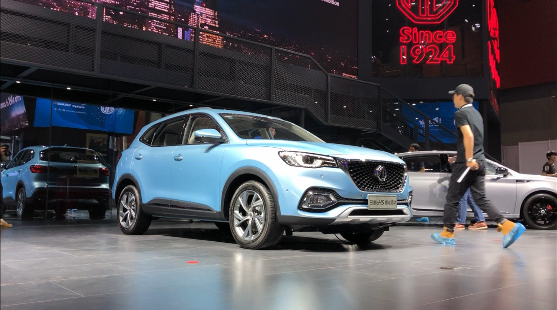 在本届2019广州车展上，名爵eHS这款插电混动车型也是受到很多关注