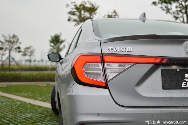 本田家轿“新作”，轴距2米73标配ESP，油耗4.9L还不到10万！