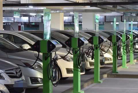 新能源车又出丑闻，充电时间比续航时间还长，车主们都气笑了