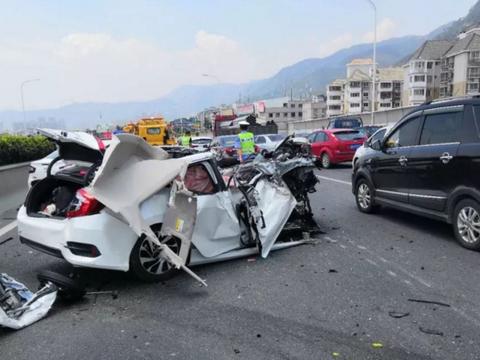 交警提醒大部分车主都被忽悠过，车险买这些就行，别白白送钱了