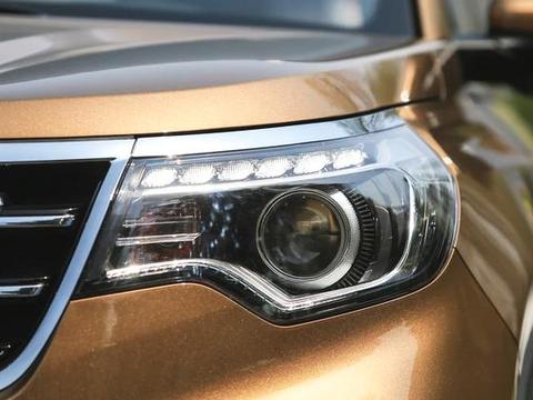 标配全景天窗，2.0L榨出160马力