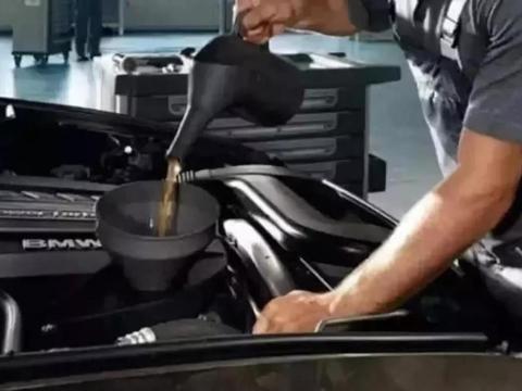 机油多长公里换一次？