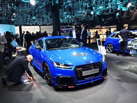 奥迪再推豪车系列，夜店首选的车型，高动力加速不过3秒而已！