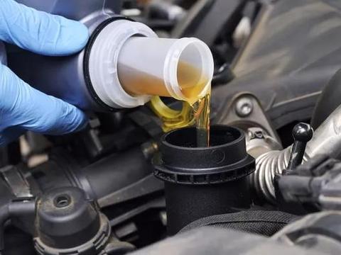 机油到底该如何换？2万公里没换，可以喝芝麻糊了