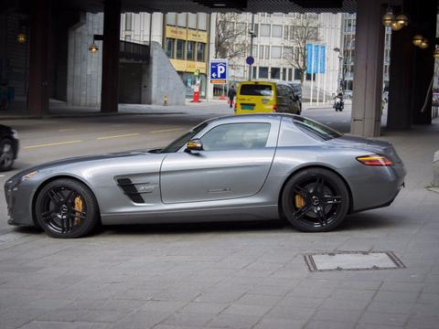 充电的AMG跑车，奔驰只造了9台，充满电能跑250公里