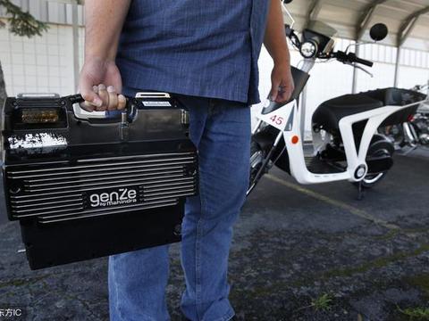 汽车电瓶应该如何保养，不保养爱车的寿命可能会缩短