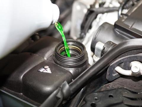 汽车上的防冻液，为啥有不同的颜色，它们之间有什么区别？