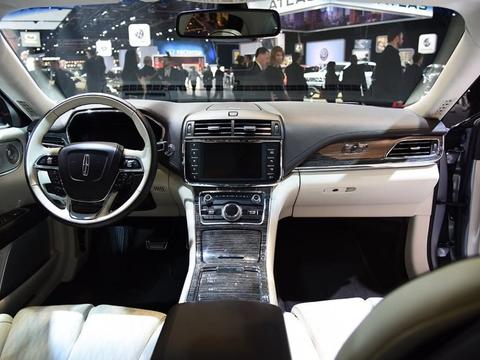 不必羡慕劳斯莱斯，这货也是对开门，3.0T四驱价格60万