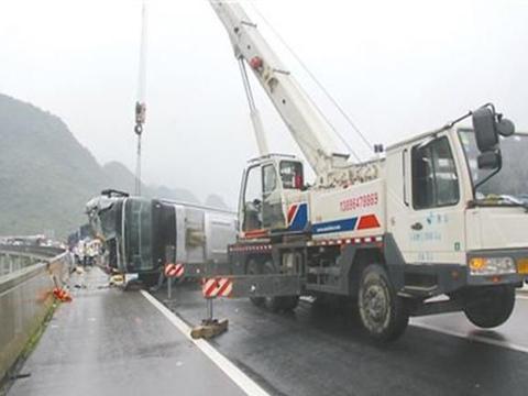 这4项交通救援不收钱，但很多车主不知道，交警：你这样做试试！