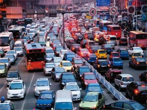 为什么现在聪明人不愿买车了？4S店经理说出两个字，得到很多赞