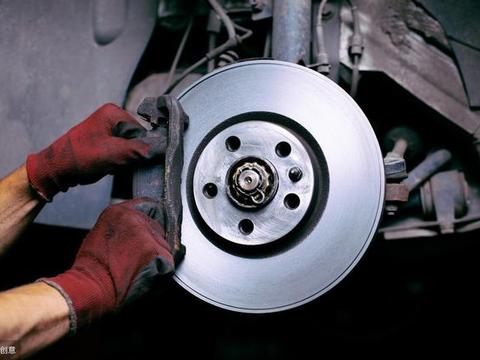 汽车只要跑过10万公里，这5项必须换，不然受伤的是自己！