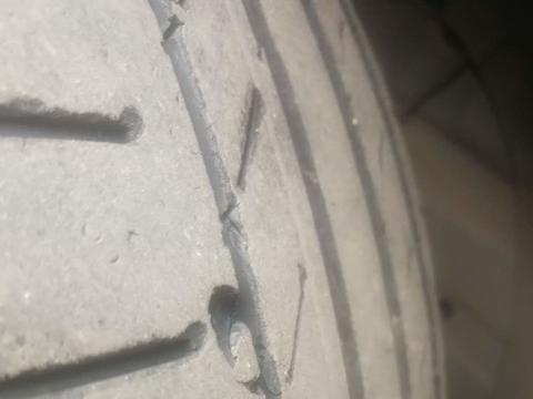 老司机教你如何检查轮胎气压，和轮胎更换周期，不需要在求别人