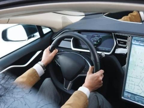 老司机：车内灰尘多别用毛巾擦，一个土法子，天天开新车