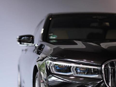 实拍全新宝马7系745le，外观更加霸气，有人说内饰不改就不买