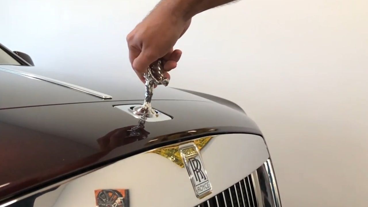 劳斯莱斯上的小金人会被偷吗?这套防盗技术让人束手无策!