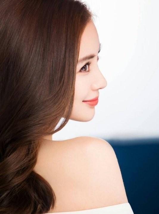 Angelababy侧颜,侧颜很丑的女明星 新一季《奔跑吧》angelababy眼睛太大遭整容质疑,真相