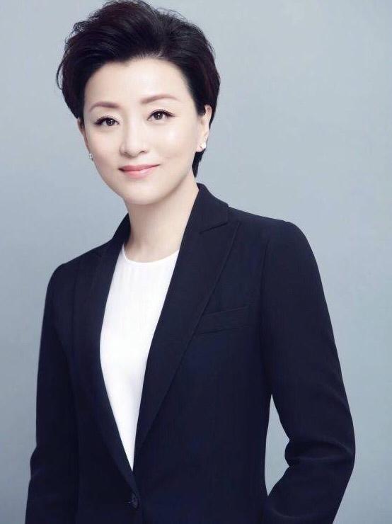 著名电视节目主持人——杨澜