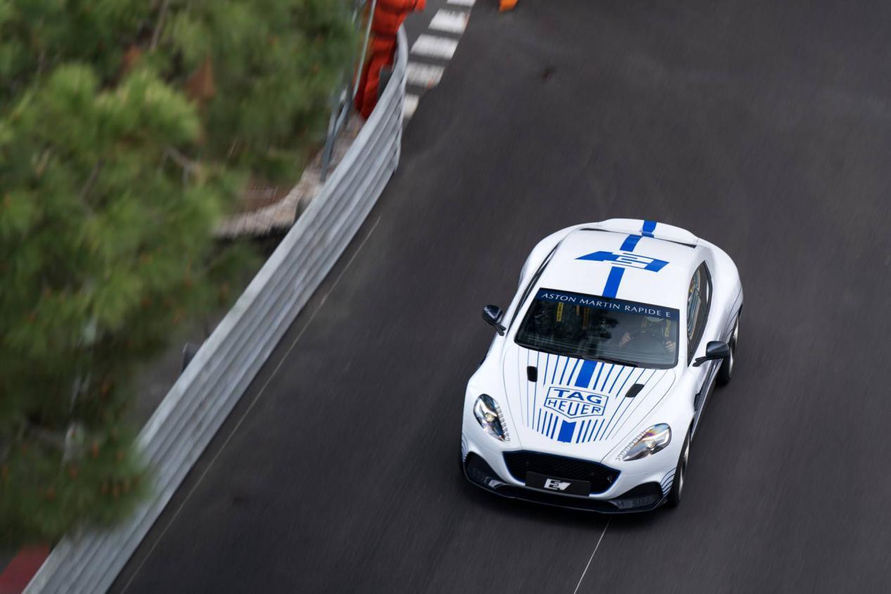 V12竟被电机取代?续航320KM,604马力,950牛·米,限量155台!