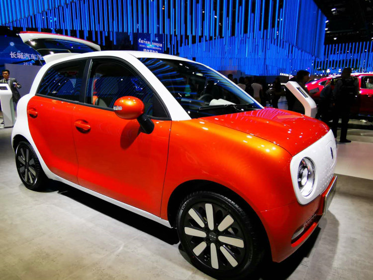 欧拉R1女神版对比Smart fortwo 价格低了一半,还配备自动驾驶