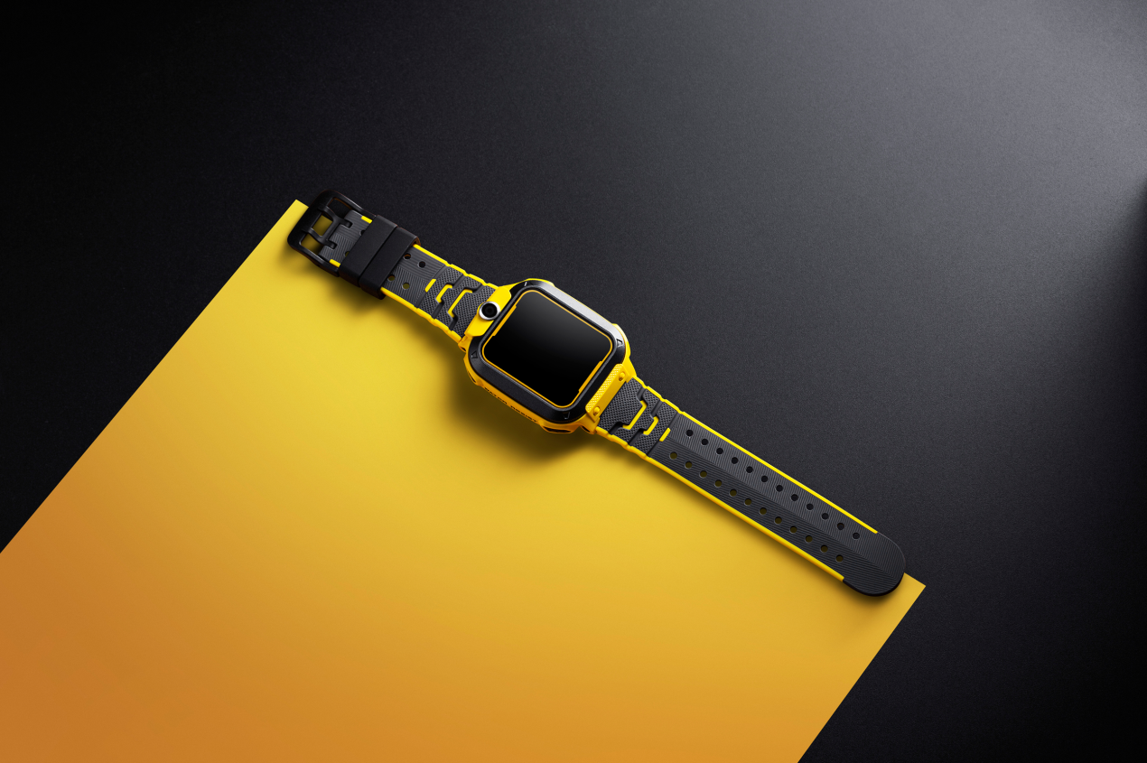 酷燃诚意定制小天才电话手表z5大黄蜂款发布