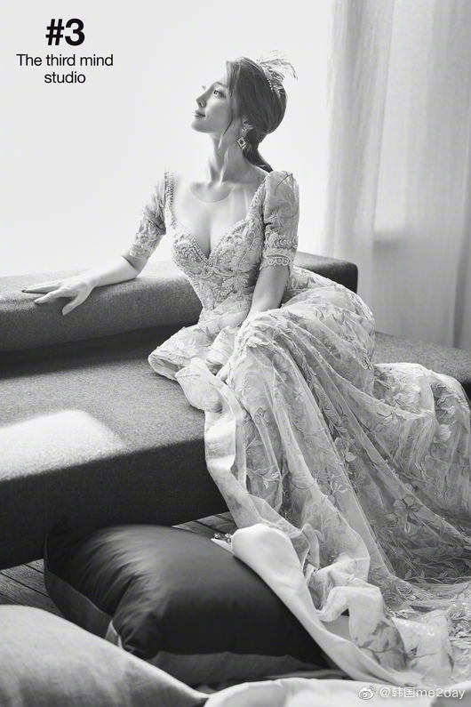 T-ara出身的韩雅凛,大方宣布自己结婚并怀孕双