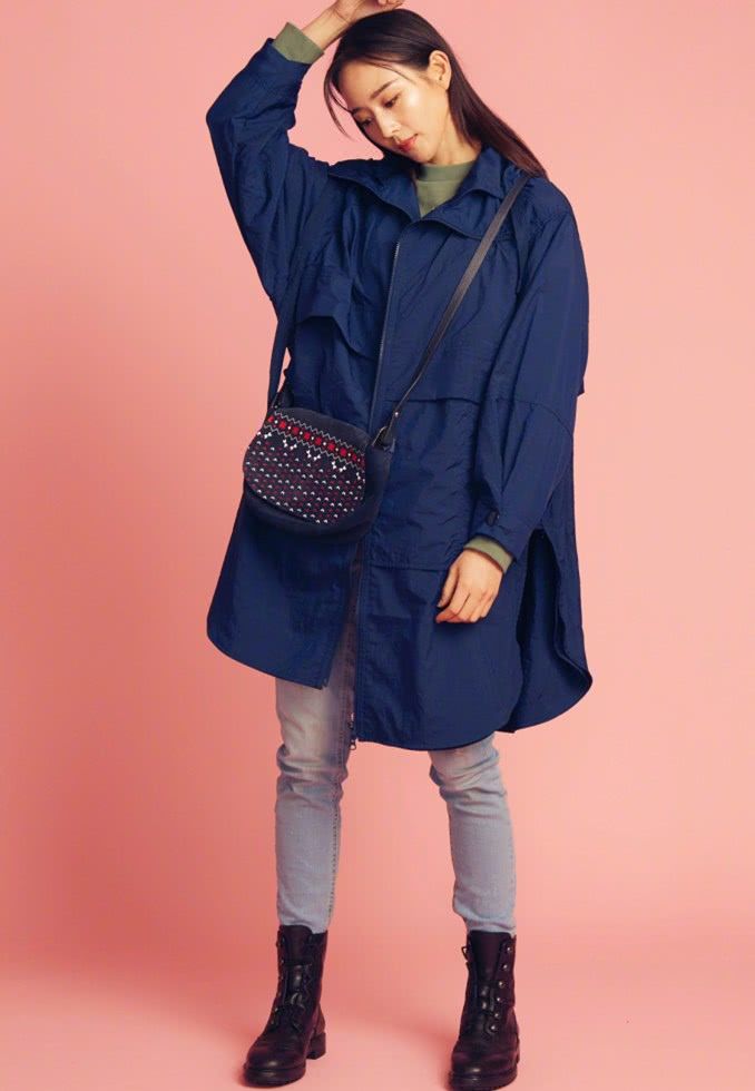 肥婆风衣_性感肥婆