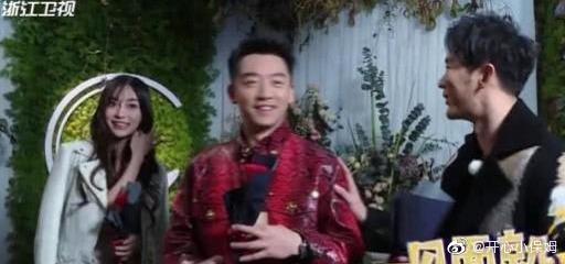 《奔跑吧》郑恺掀开baby的裙子,有谁留意到杨颖说了什么