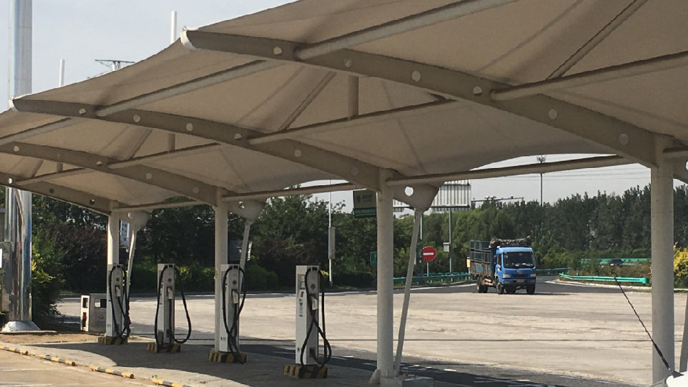 不喜欢新能源汽车的理由不少，但是这3个理由却让很多人买了它