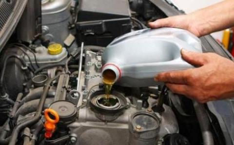 以为换下机油就是保养？别傻了，这4个零件没换，保养白做了！