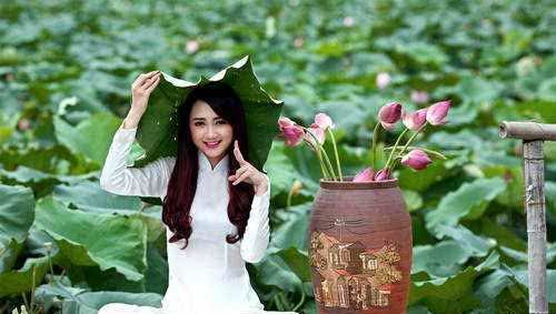 越来越多的中国女孩去泰国打工,中国游客:她们