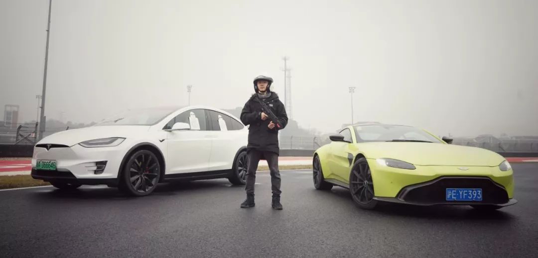 憨豆如果开这个就能追上女特工了 赛道评测全新阿斯顿·马丁Vantage