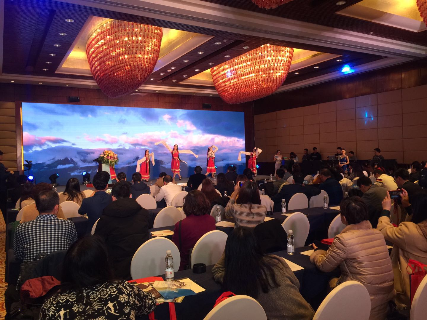 “绿水青山·幸福西宁”西宁冬春季旅游推介会走进南宁