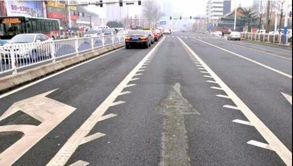马路上的锯齿线走错了3分200没了,老司机都知