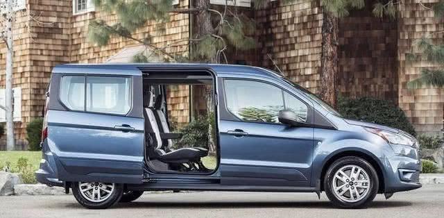 福特又一精品SUV来了，配侧滑门，后排可打麻将，配2.5L