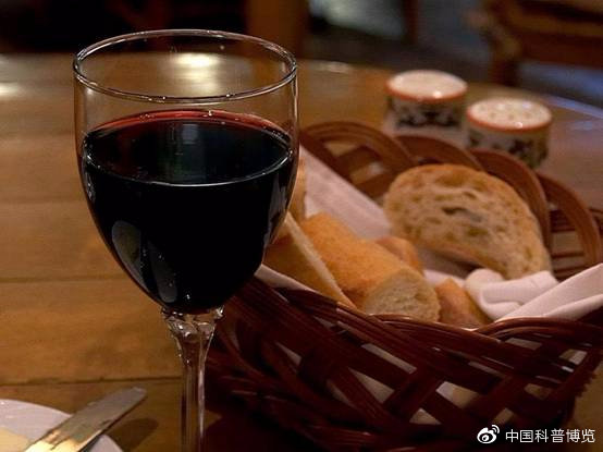 喝酒我们不管,但迷信喝酒养生的问题我们还是要说 喝酒我们不管,但迷信喝酒养生的问题我们还是要说