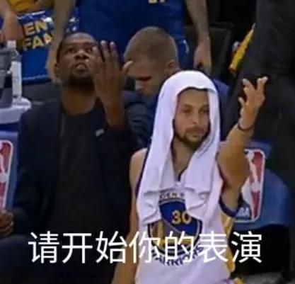库里改行溜冰?这位nba萌神硬生生活成了表情包!