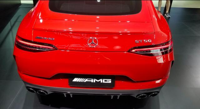 能拉3个妹子去兜风 AMG GT四门版预售100万起