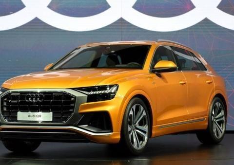 奥迪Q8“大招”来了！尾灯闪一闪，奔驰宝马都得“颤抖”！