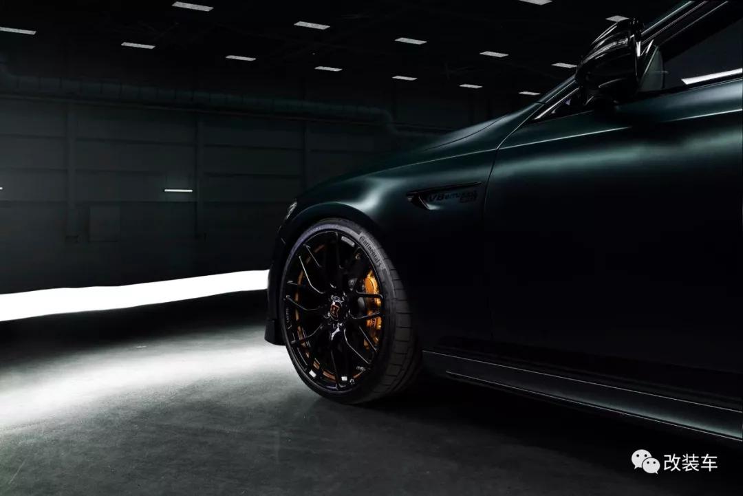 梅赛德斯-amg e63s,改到800匹连超跑也不敢惹!