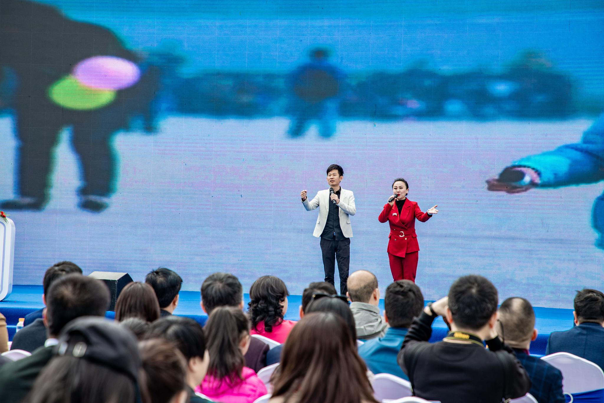 第三届雁塔国际樱花节启动 樱花大巴巡游开启春游新玩法