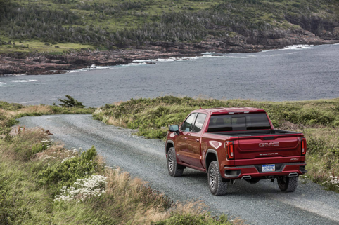 6.2升V8引擎加持2019款GMC Sierra AT4超强悍越野能力