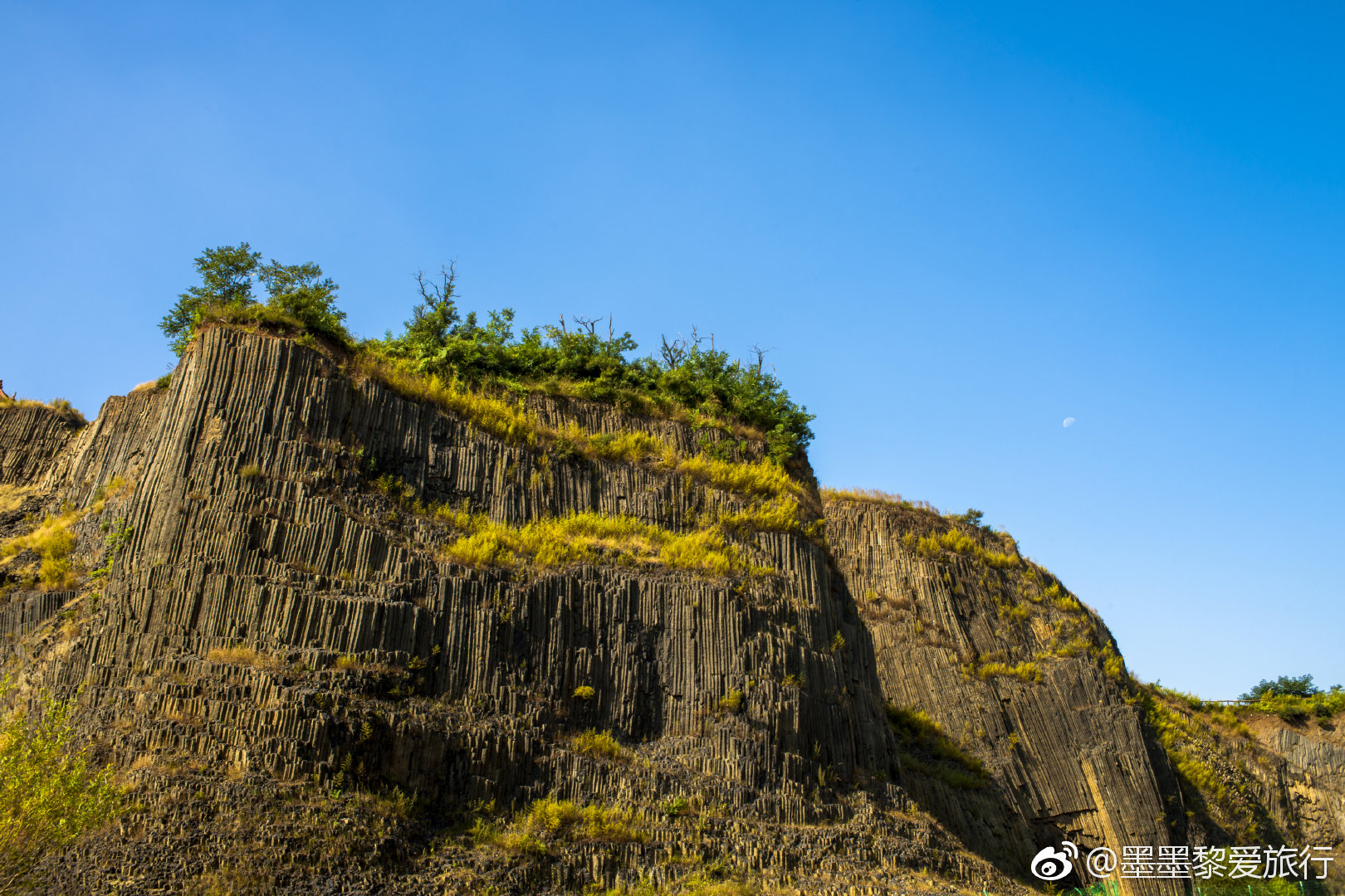 山东昌乐火山国家地质公园,规模宏大的古火山群