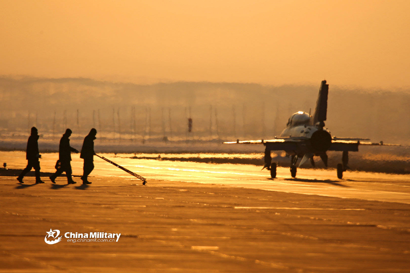 崔保亮,空军西安飞行学院某旅机务大队机械员
