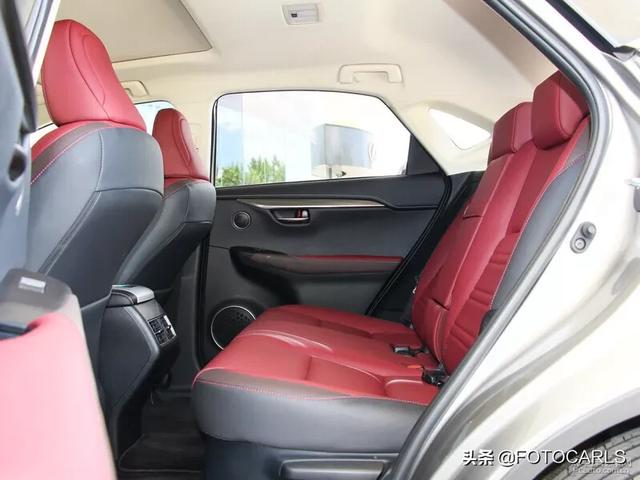 雷克萨斯NX 300锋尚版实拍,内饰有点寒酸,售价39万!