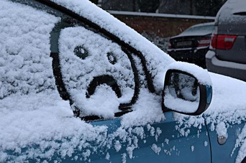 冬季时汽车的蓄电池很不稳定，这时该怎么办？