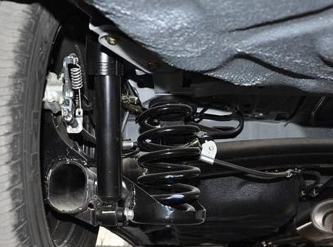 为啥你的车越开越散？老司机：再不知道这几个原因