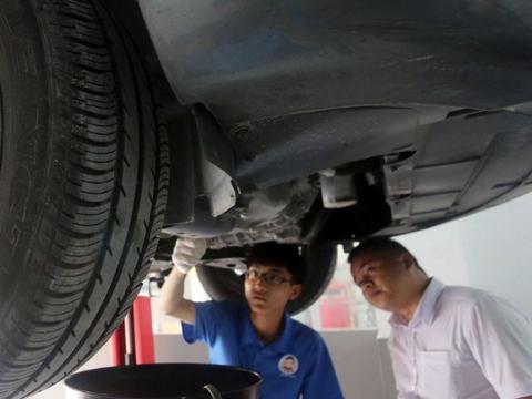 4S店做完首保，为何很多人都换地方了老司机说出其中“玄机”