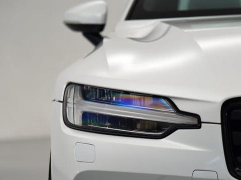 吉利一声不响换新标，还没上市，就声名大噪