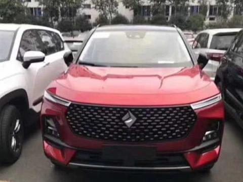 19款宝骏Rs5实车到店! 网友: 换掉驴头的车标还真是丑